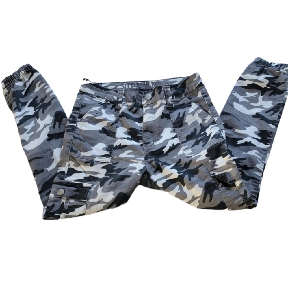 camo pants